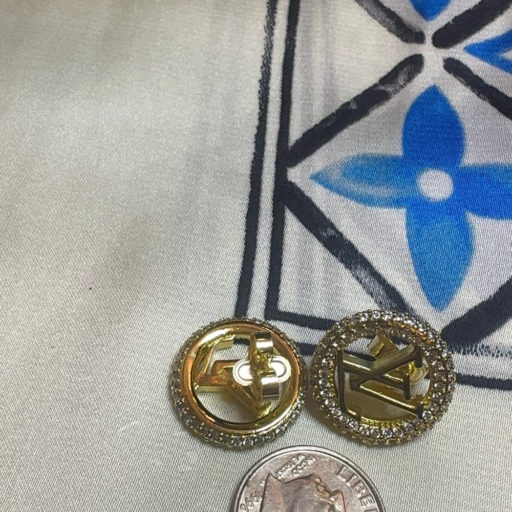Louis Vuitton Gold Crystal Round LV Logo Stud Earrings - Picture 13 of 13